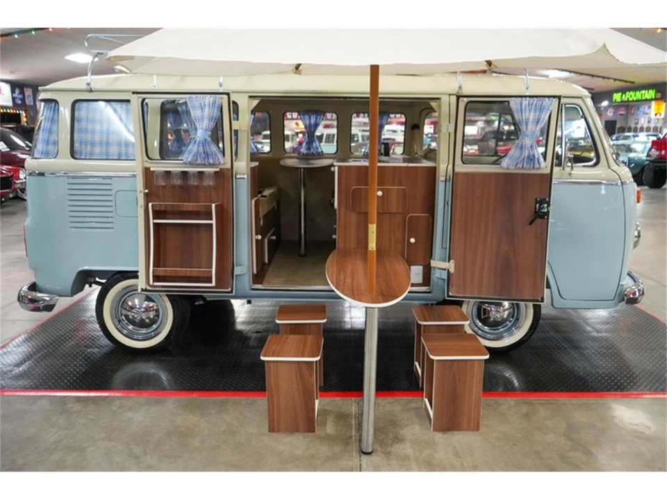 1976 Volkswagen Bay-Window Bus - Image 25 of 31