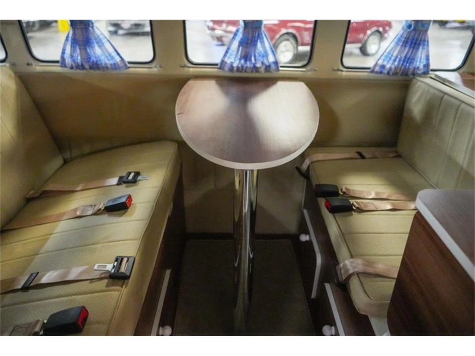 1976 Volkswagen Bay-Window Bus - Image 29 of 31