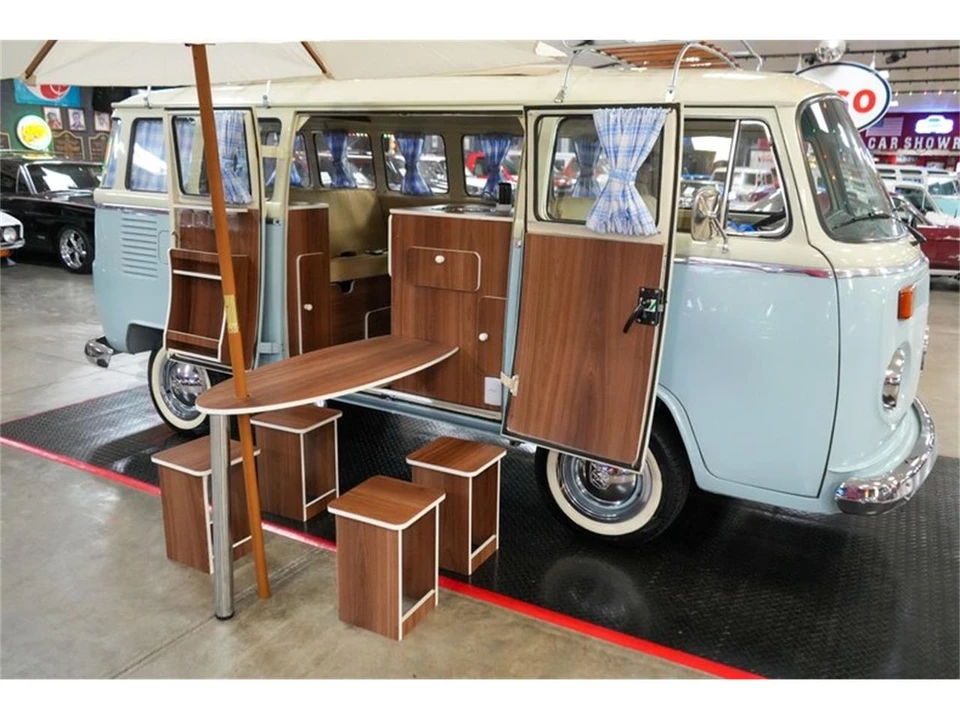 1976 Volkswagen Bay-Window Bus - Image 26 of 31