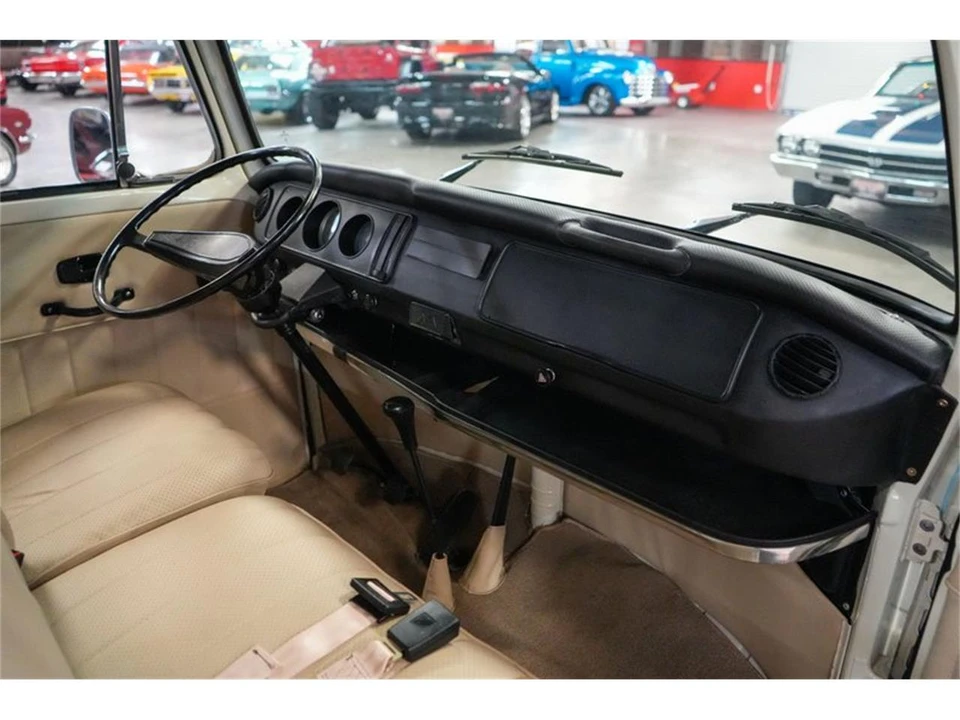 1976 Volkswagen Bay-Window Bus - Image 21 of 31