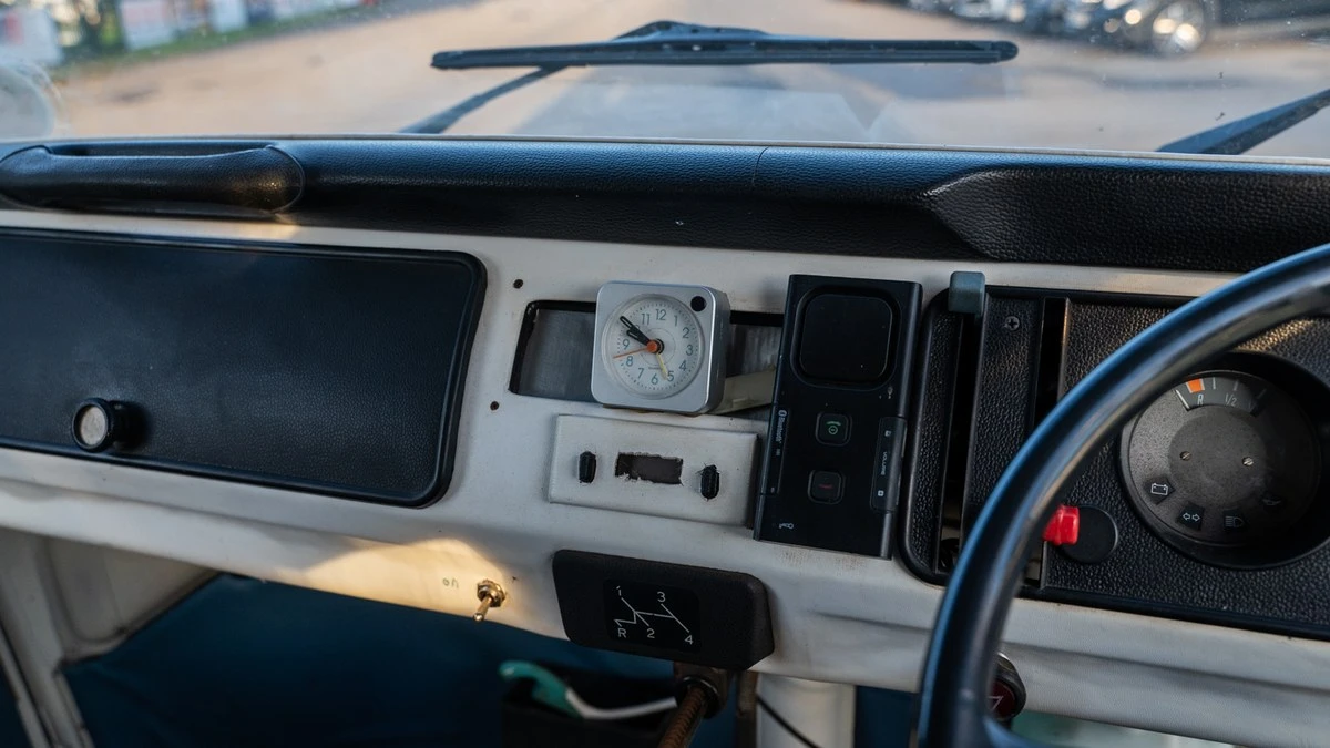 1976 Volkswagen Bay-Window Camper - Image 29 of 30