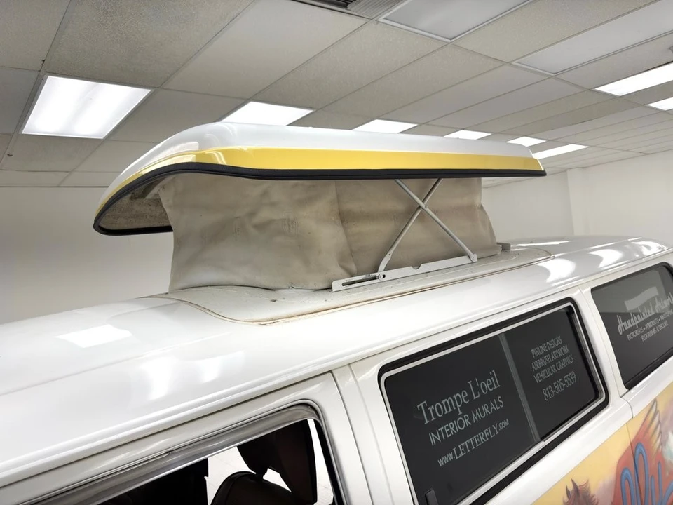 1976 Volkswagen Bay-Window Bus - Image 12 of 21