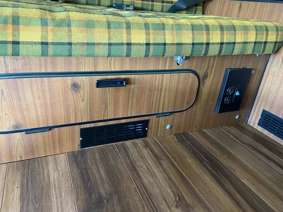 1976 Volkswagen Bay-Window Camper - Image 28 of 31