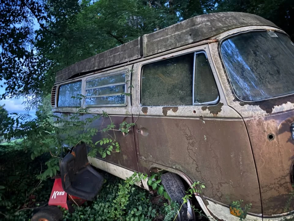 1976 Volkswagen Bay-Window Bus - Image 11 of 11