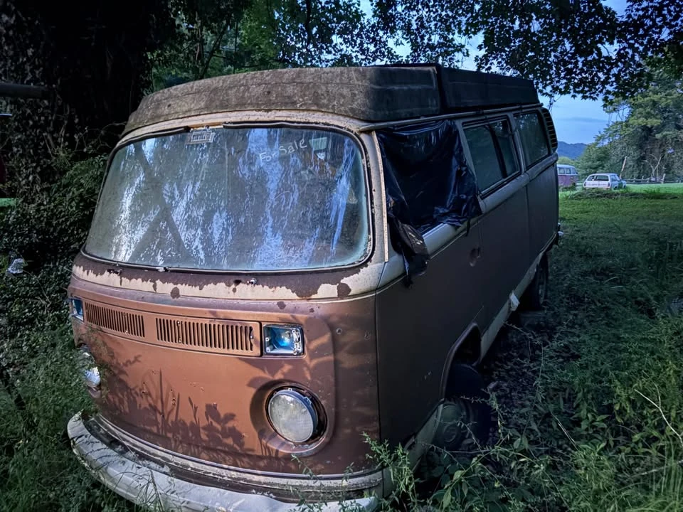 1976 Volkswagen Bay-Window Bus - Image 10 of 11