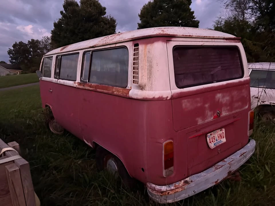 1976 Volkswagen Bay-Window Bus - Image 2 of 11