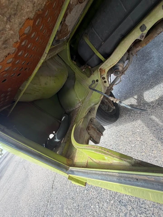 1976 Volkswagen Bay-Window Bus - Image 14 of 15