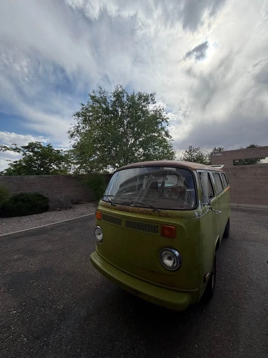 1976 Volkswagen Bay-Window Bus - Image 2 of 15
