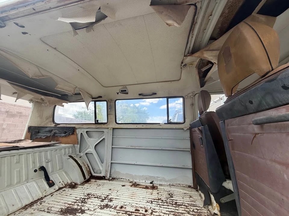 1976 Volkswagen Bay-Window Bus - Image 10 of 15