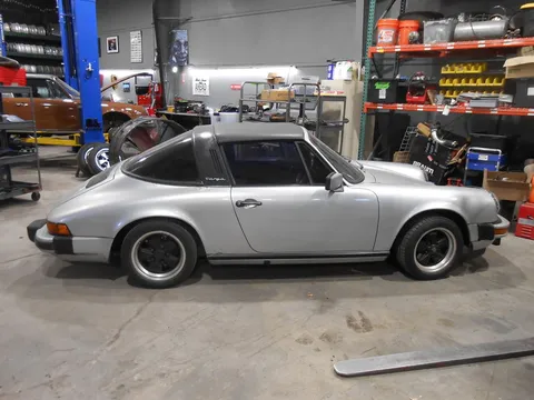 1977 Porsche 911S Targa