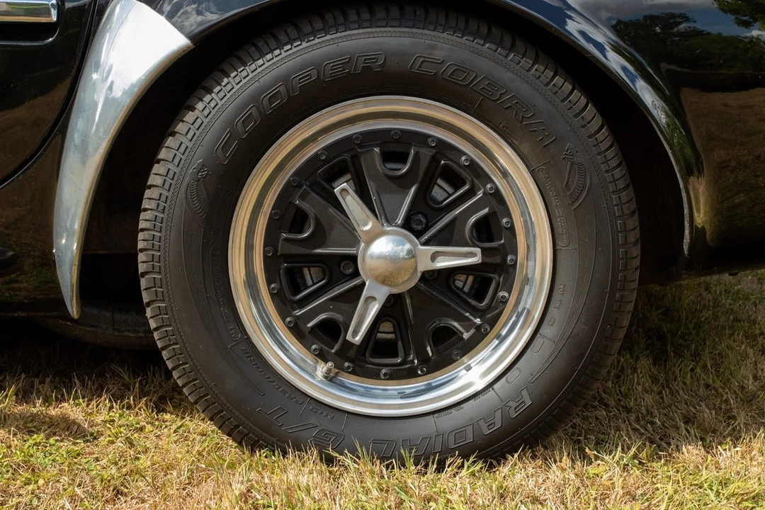1977 AC - Image 11 of 30