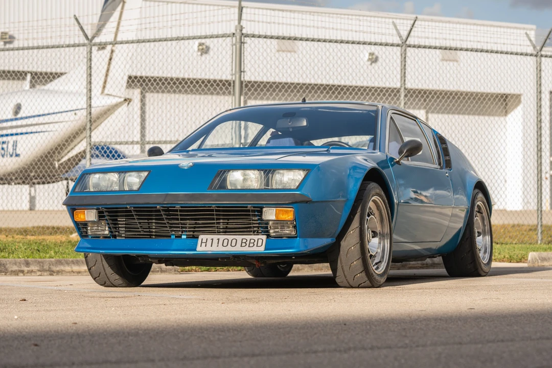 1977 Alpine - Image 2 of 31