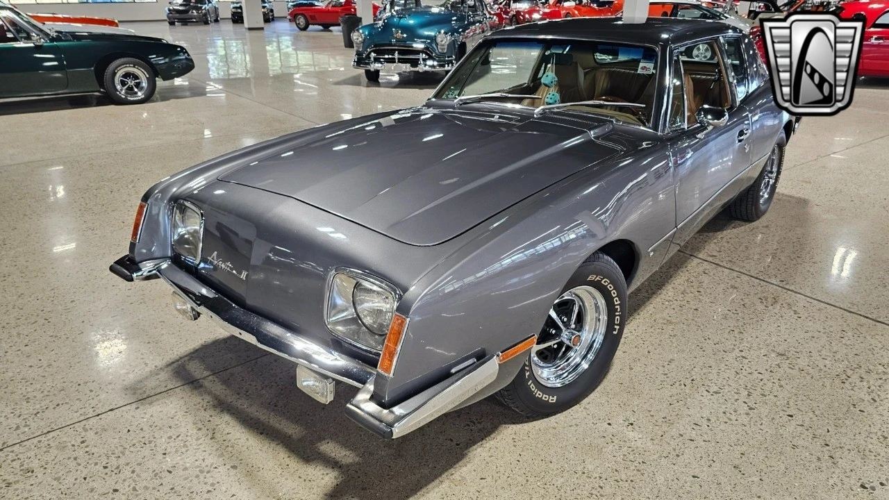 1977 Studebaker Avanti - Image 3 of 12