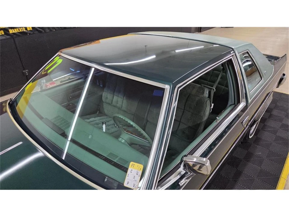 1977 Buick Electra - Image 16 of 31