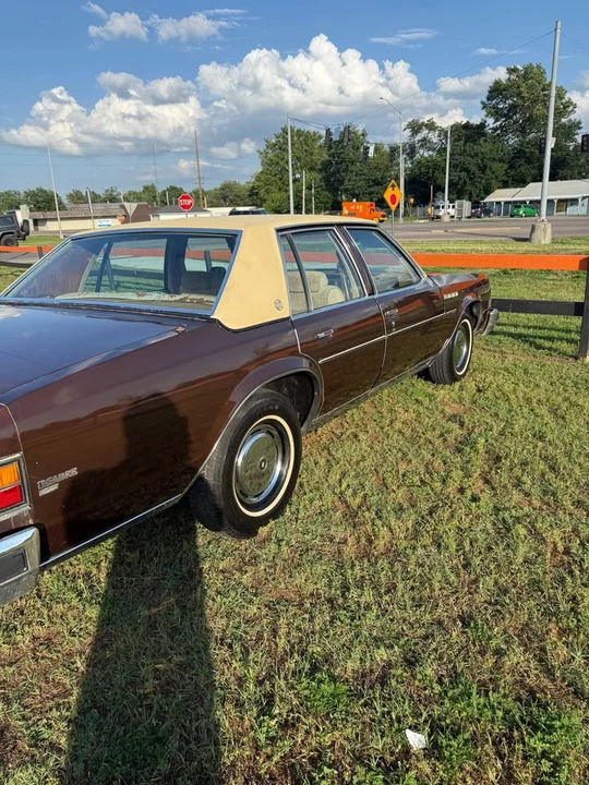 1977 Buick LeSabre - Image 4 of 17