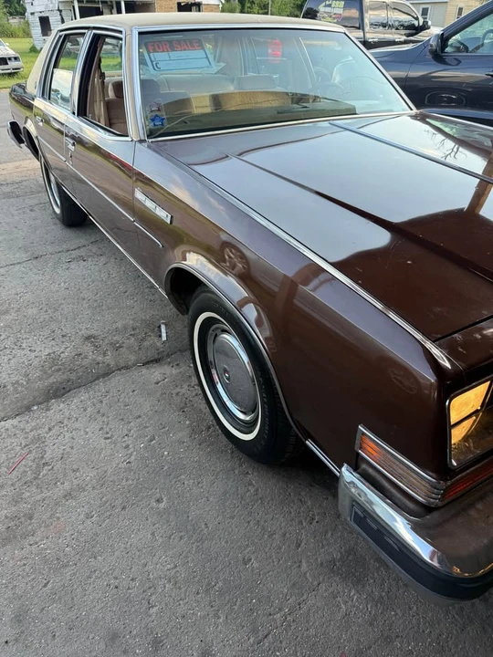 1977 Buick LeSabre - Image 13 of 17