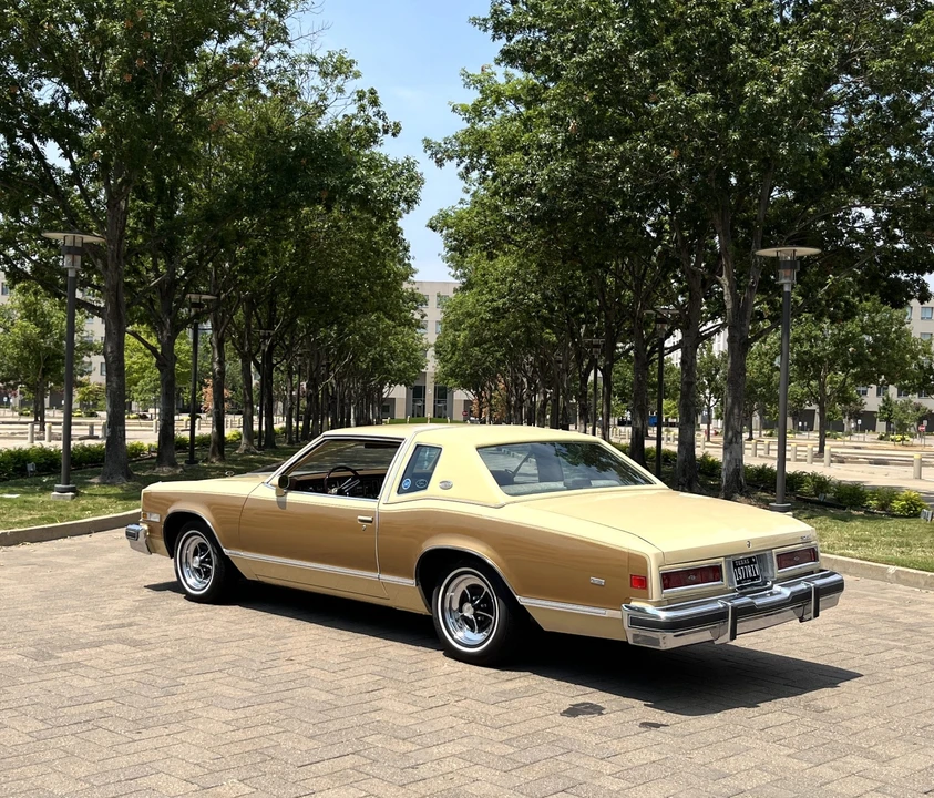 1977 Buick Riviera 4th-7th Gen - Image 12 of 31