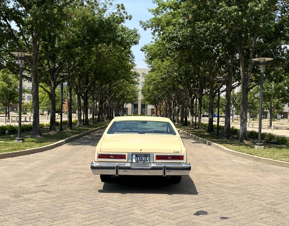 1977 Buick Riviera 4th-7th Gen - Image 9 of 31