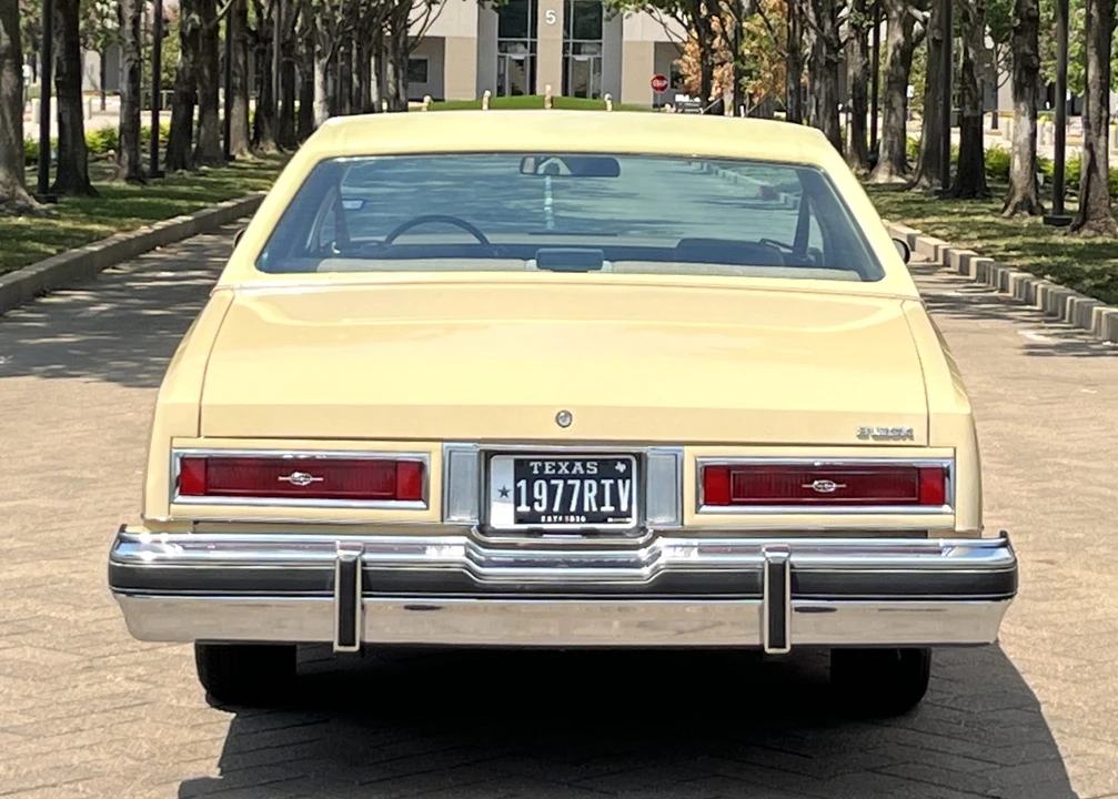 1977 Buick Riviera 4th-7th Gen - Image 10 of 31