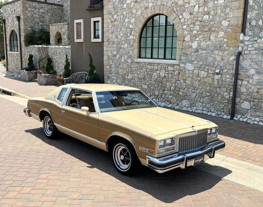 1977 Buick Riviera 4th-7th Gen - Image 27 of 31