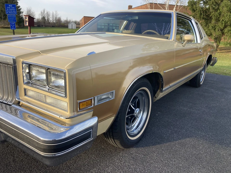 1977 Buick Riviera 4th-7th Gen - Image 17 of 31