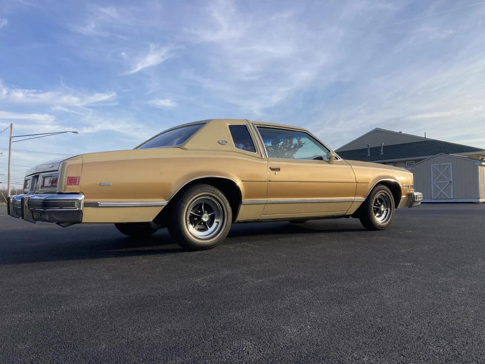 1977 Buick Riviera 4th-7th Gen - Image 13 of 31