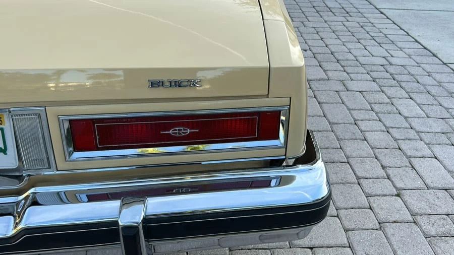 1977 Buick Riviera 4th-7th Gen - Image 5 of 18