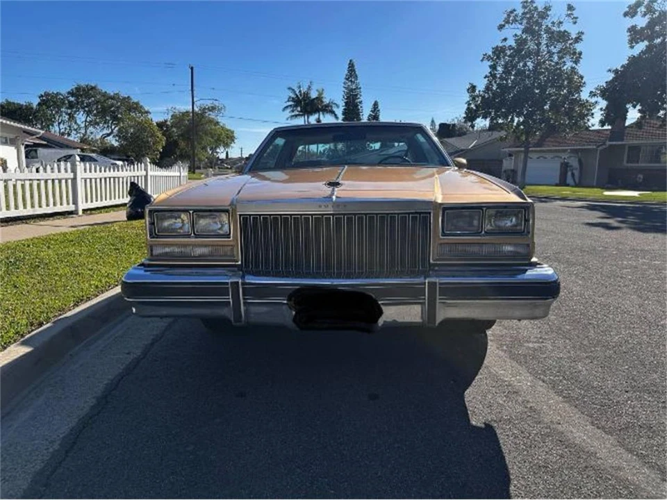 1977 Buick Riviera 4th-7th Gen - Image 4 of 17