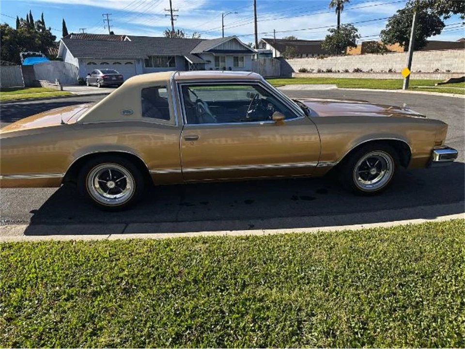 1977 Buick Riviera 4th-7th Gen - Image 6 of 17