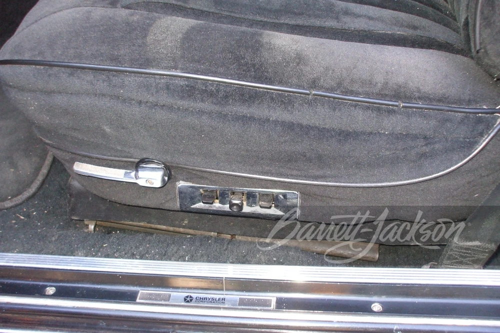 1977 Chrysler LeBaron - Image 18 of 19