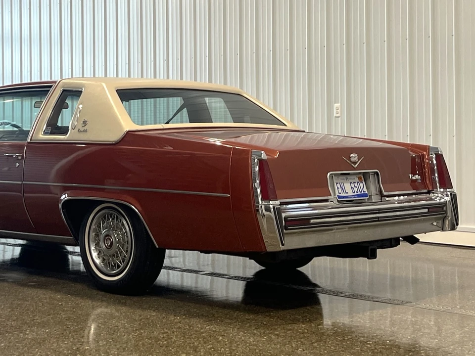 1977 Cadillac DeVille 5th Gen - Image 25 of 31