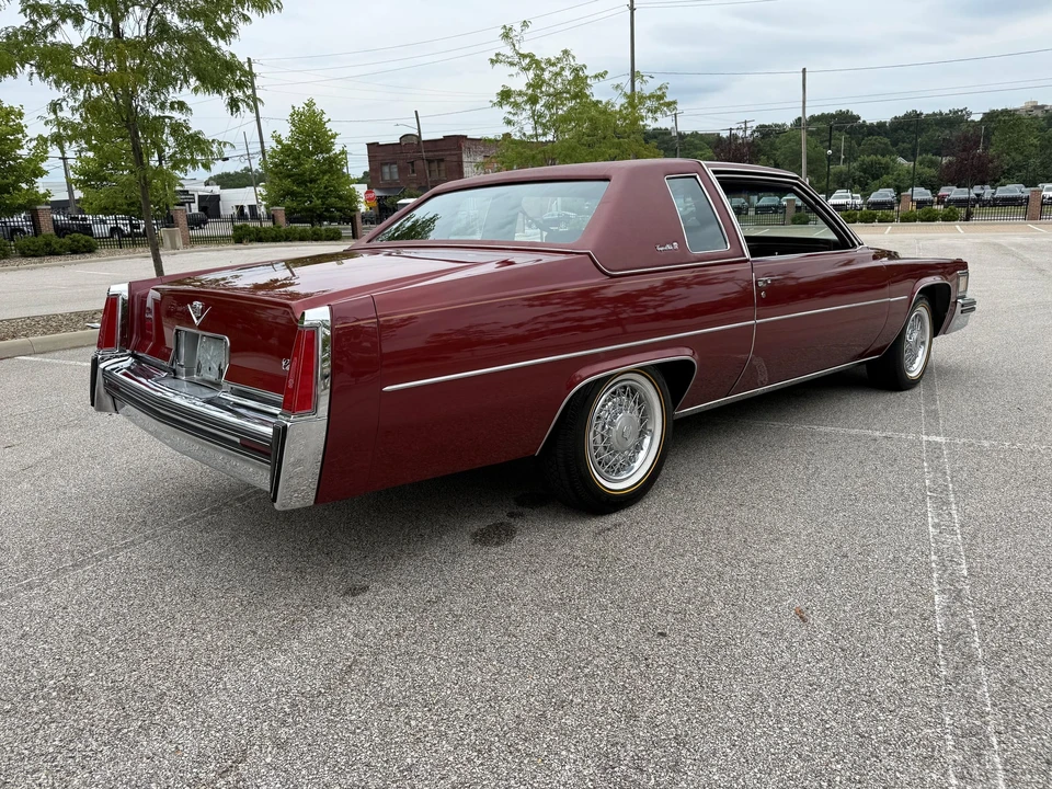 1977 Cadillac DeVille 5th Gen - Image 17 of 31