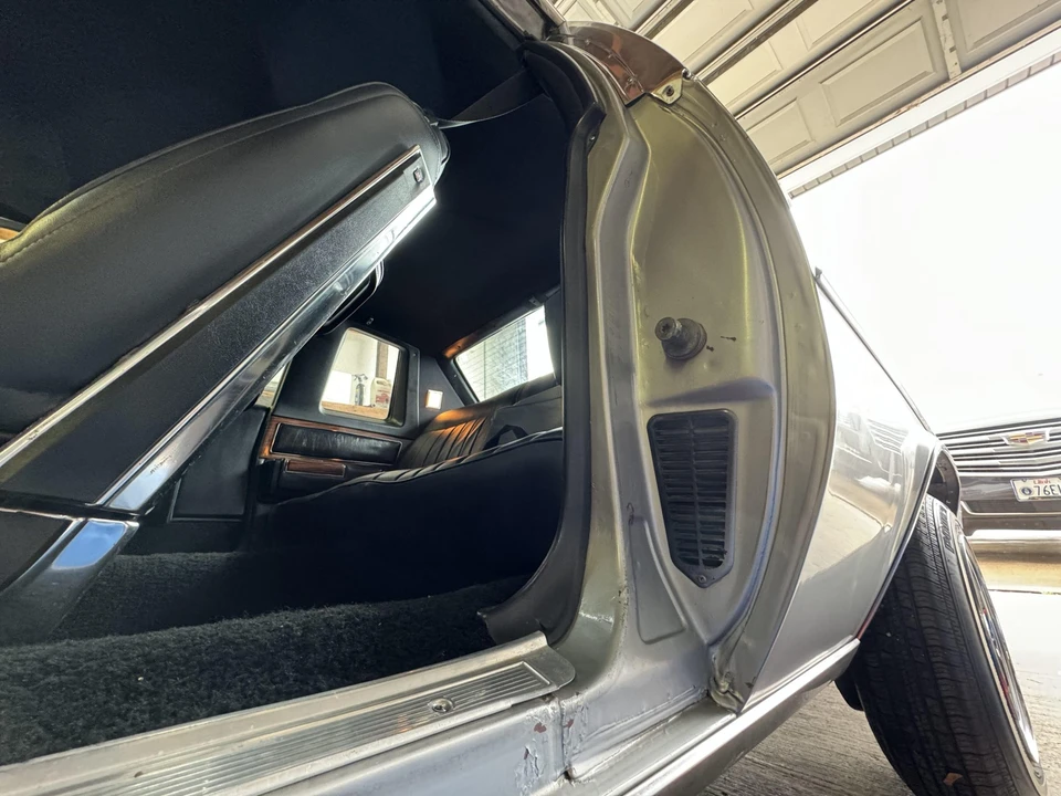 1977 Cadillac DeVille 5th Gen - Image 30 of 31