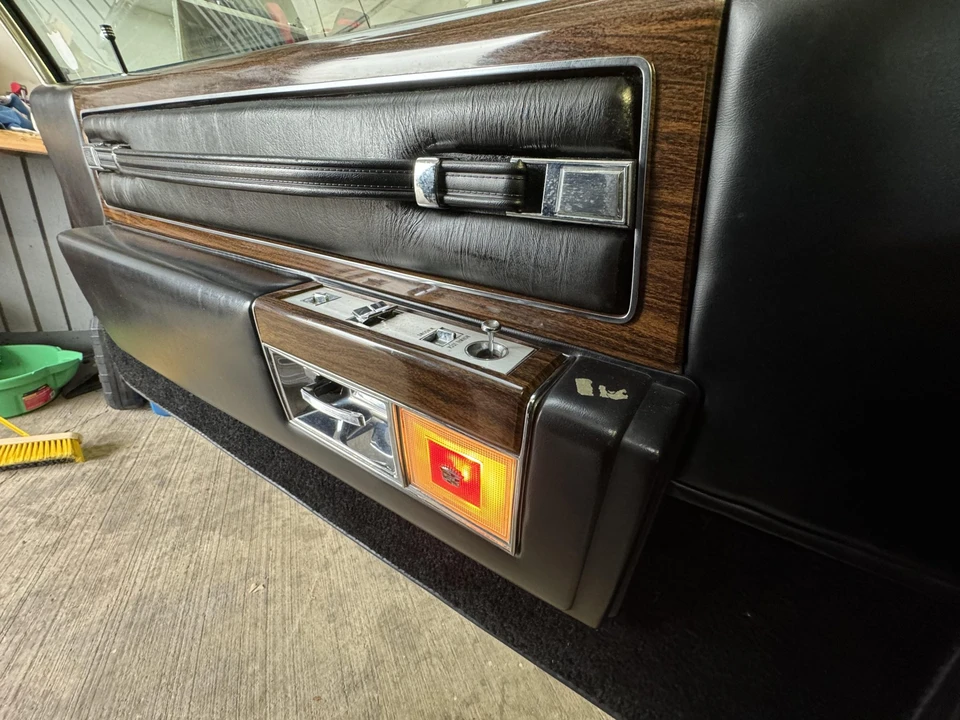 1977 Cadillac DeVille 5th Gen - Image 23 of 31