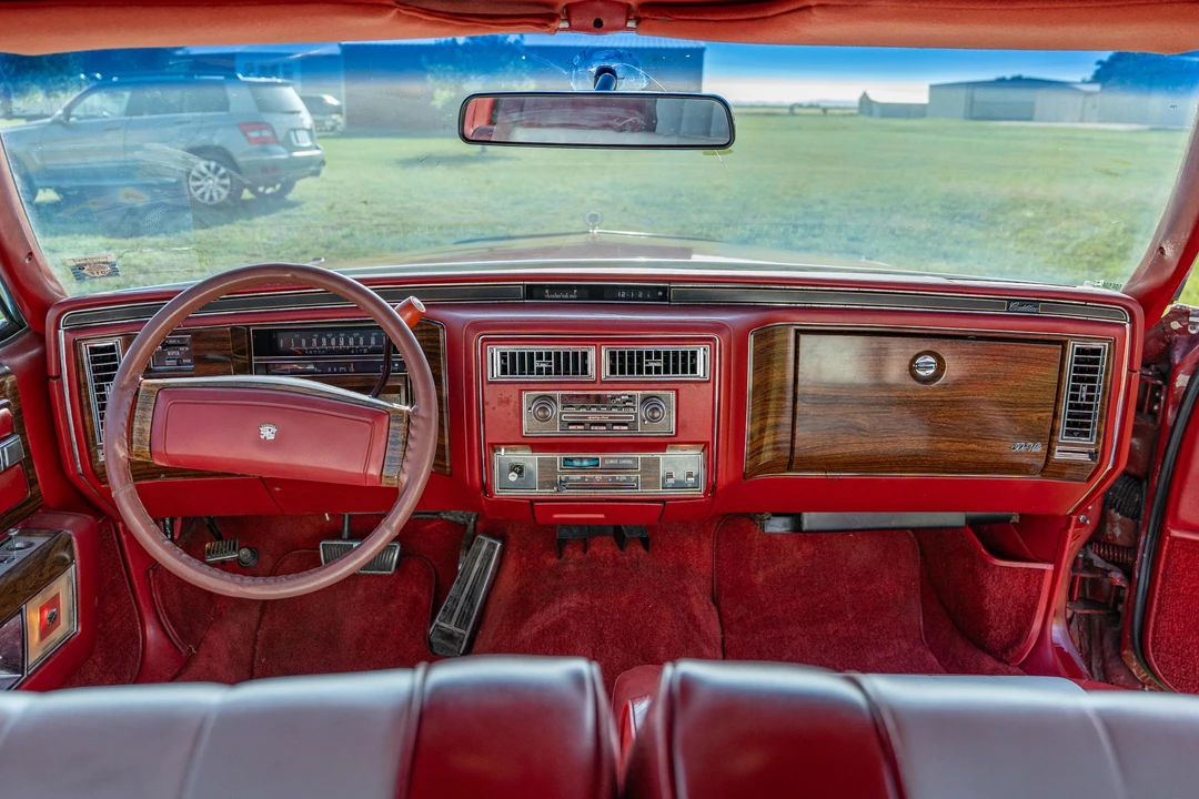 1977 Cadillac DeVille 5th Gen - Image 26 of 31