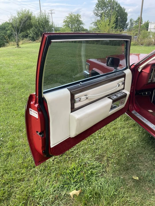 1977 Cadillac DeVille 5th Gen - Image 24 of 31