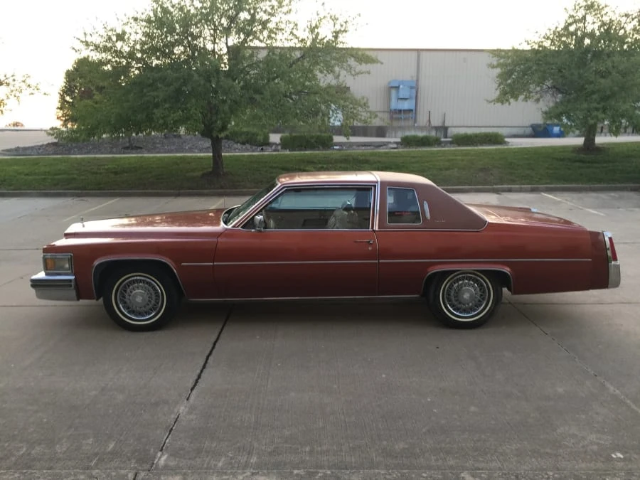 1977 Cadillac DeVille 5th Gen - Image 7 of 8