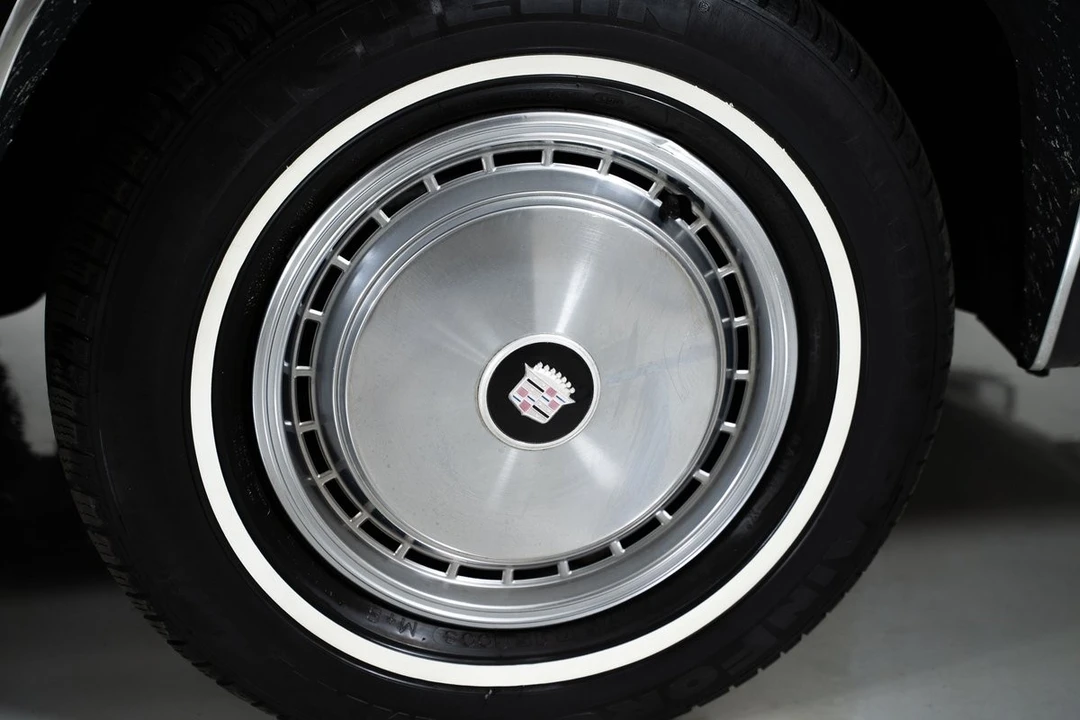 1977 Cadillac DeVille 5th Gen - Image 15 of 31