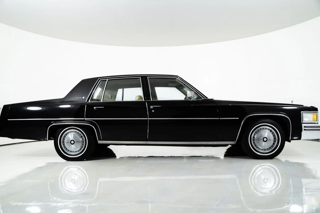 1977 Cadillac DeVille 5th Gen - Image 13 of 31