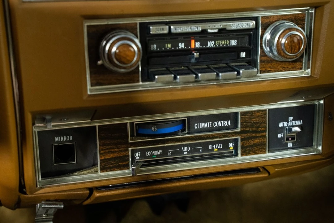 1977 Cadillac DeVille 5th Gen - Image 29 of 31