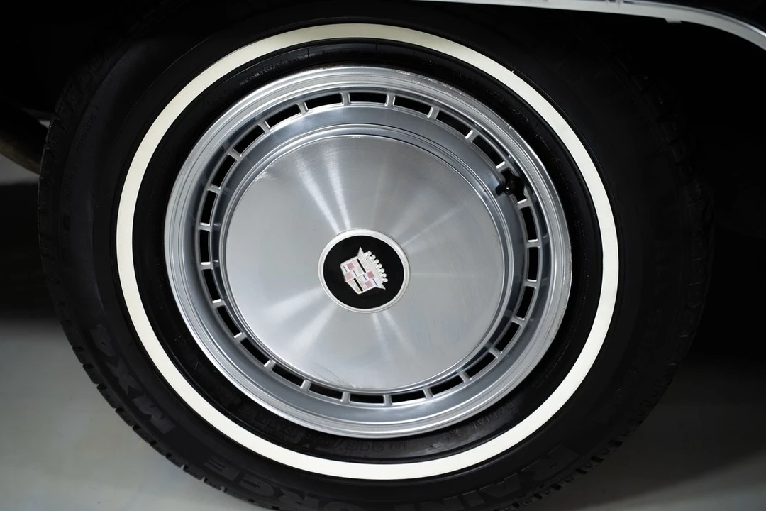 1977 Cadillac DeVille 5th Gen - Image 14 of 31