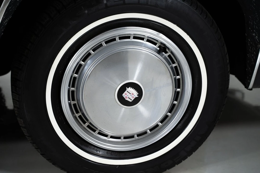 1977 Cadillac DeVille 5th Gen - Image 16 of 21