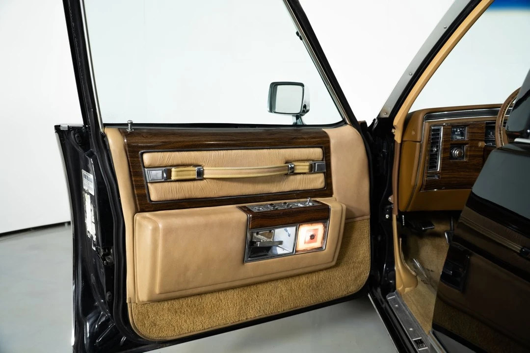 1977 Cadillac DeVille 5th Gen - Image 19 of 21