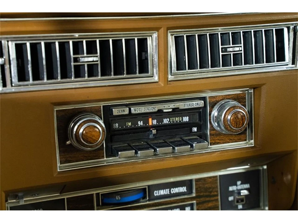 1977 Cadillac DeVille 5th Gen - Image 28 of 31