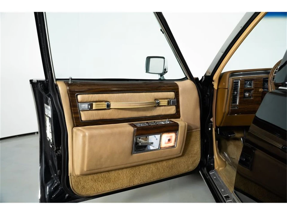 1977 Cadillac DeVille 5th Gen - Image 18 of 31