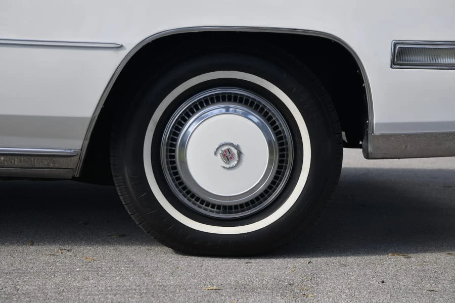 1977 Cadillac Eldorado 9th Gen - Image 13 of 31