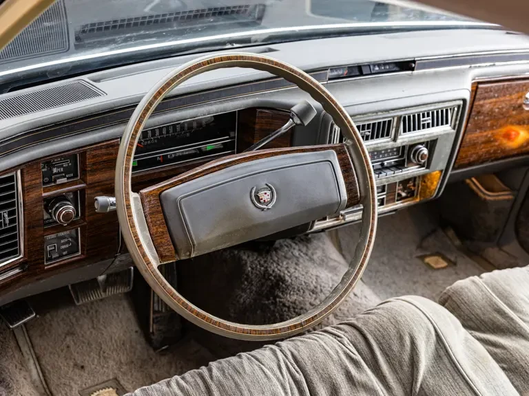 1977 Cadillac Fleetwood - Image 13 of 31
