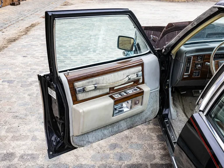 1977 Cadillac Fleetwood - Image 17 of 31