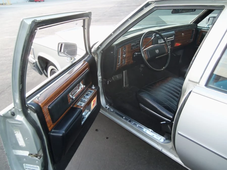 1977 Cadillac Fleetwood - Image 4 of 7