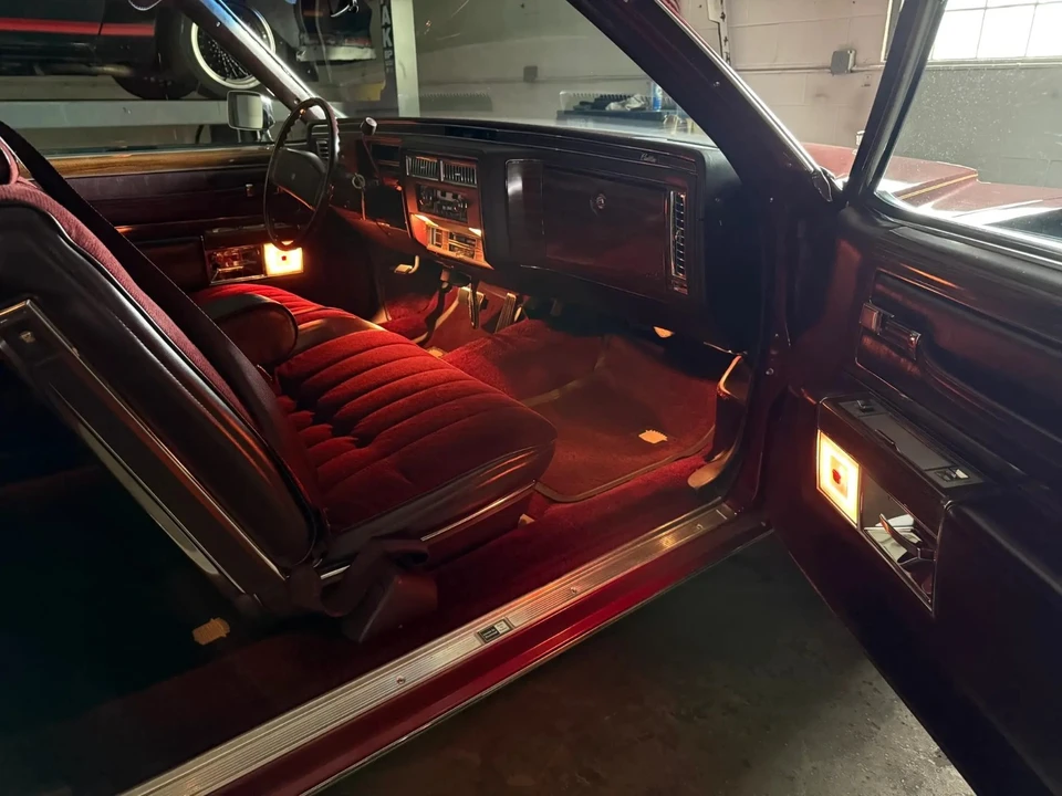 1977 Cadillac - Image 21 of 31